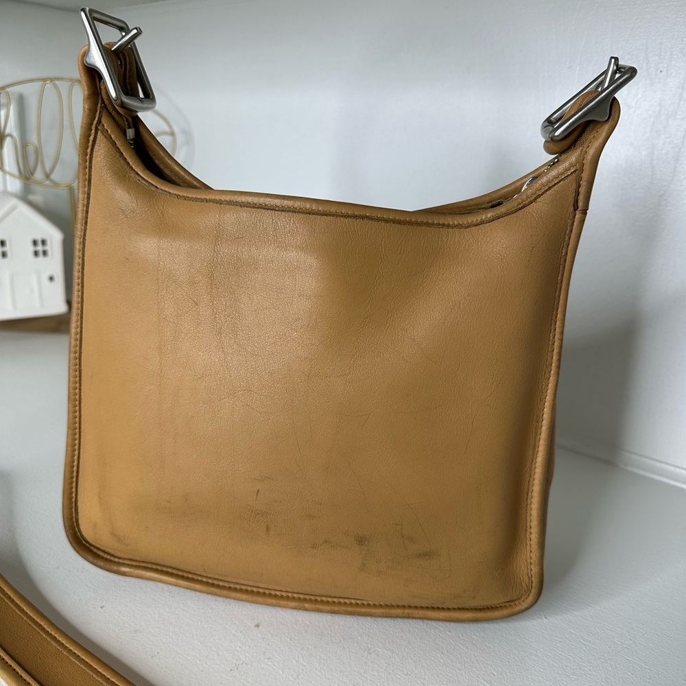 **SOLD**Vintage Coach 9966 Legacy Zip Camel Tan and Silver Nickel Hardware - Picture 3 of 16